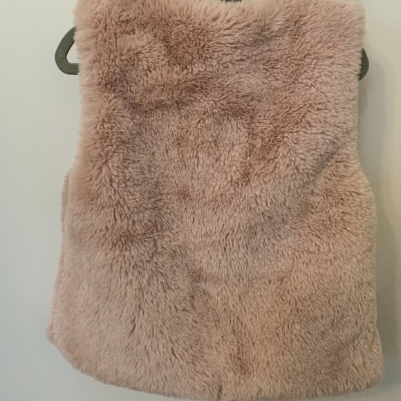 Zara Baby Girl Pink Faux Fur Vest With Cherry Accent 2-3 years - Picture 2 of 3